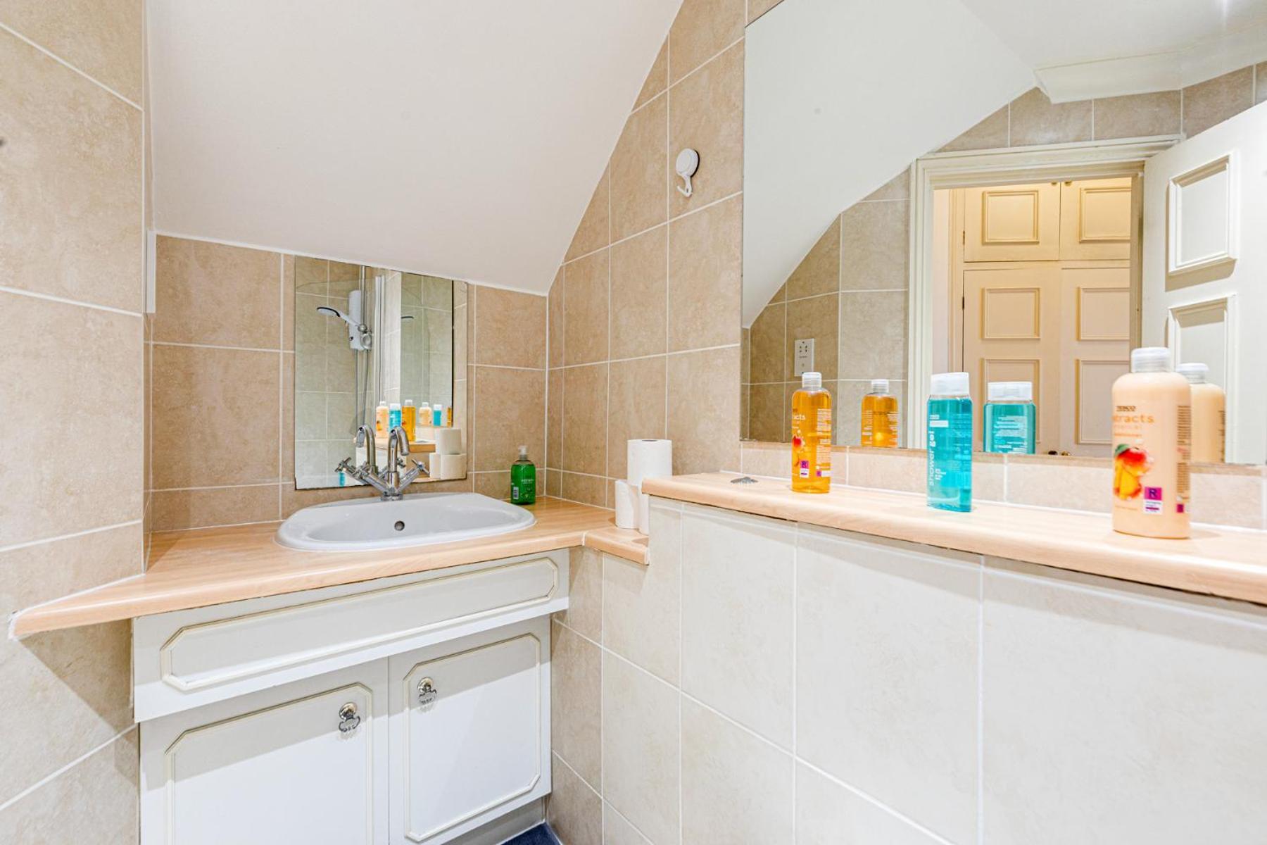 Luxstay2 Earls Court Apartment - Sleeps Up To 8 Лондон Экстерьер фото