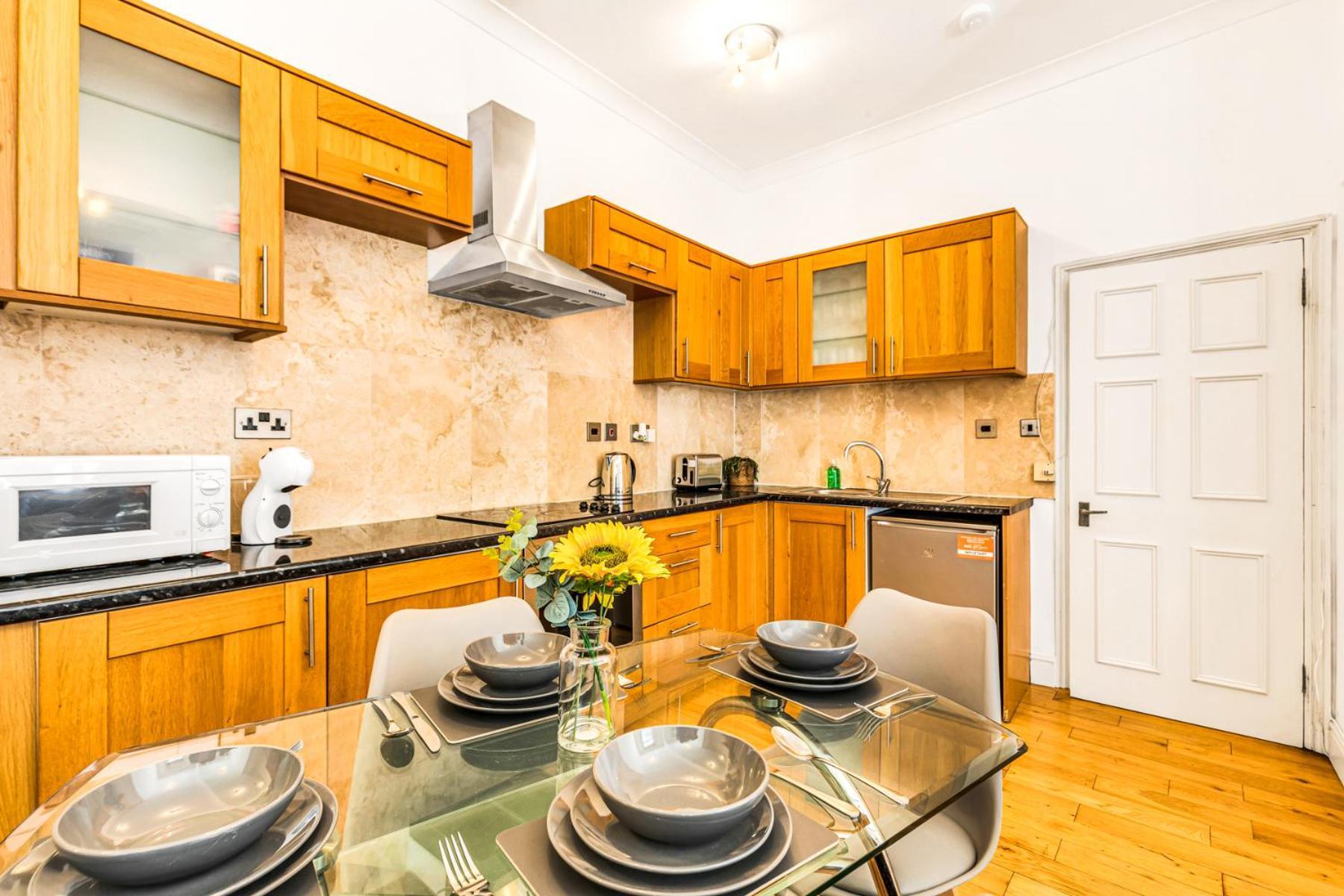 Luxstay2 Earls Court Apartment - Sleeps Up To 8 Лондон Экстерьер фото